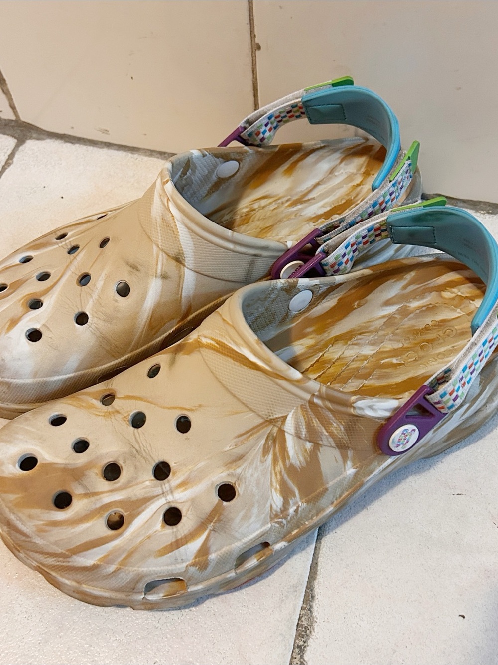 Crocs x Cinnamon Toast Crunch Classic Clogs Mens Sz 11 - Picture 6 of 6
